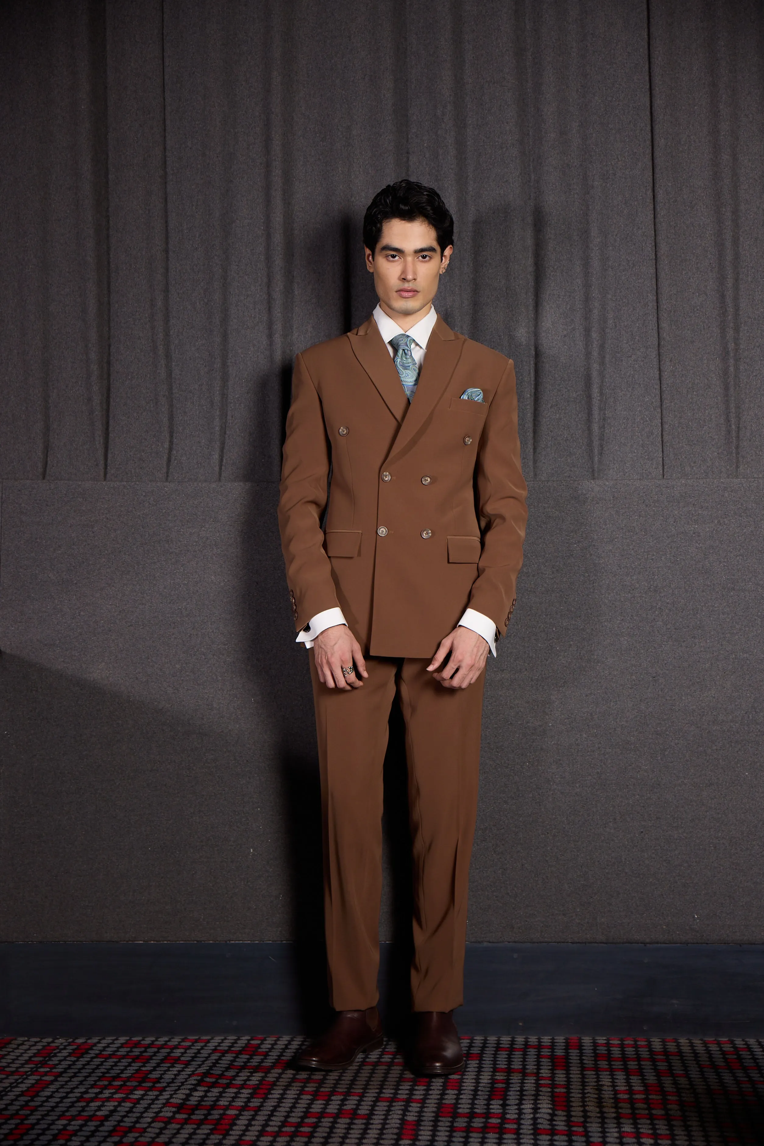 CAMEL BROWN DOUBLE BREASTED SUIT