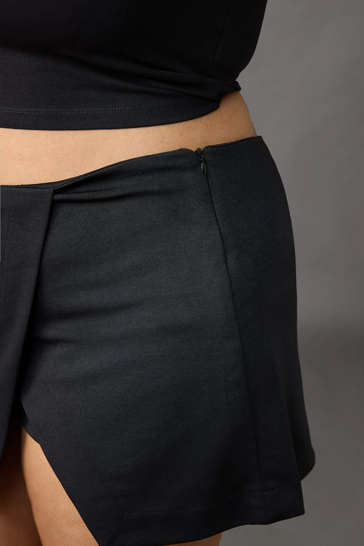 Sculpted Curves Black Skort